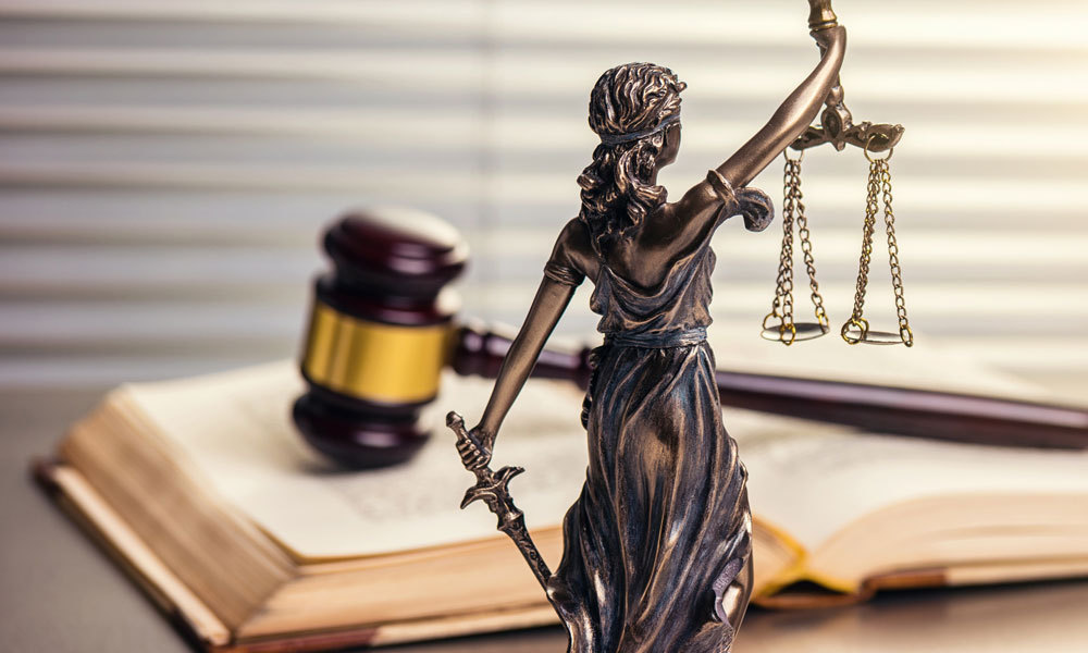 Адвокат по податках